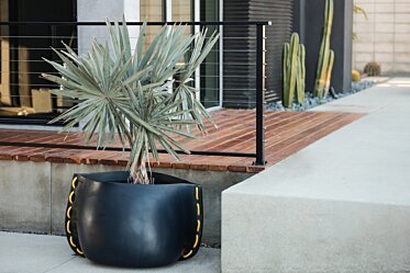 Starfire - Concrete planters
